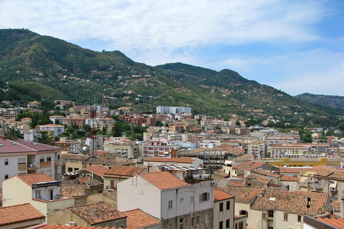 Come muoversi da Palermo a Cefalù? Trasporti pubblici e orari 2026