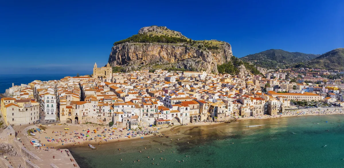 Come salire alla Rocca di Cefalù? Guida al sentiero e consigli