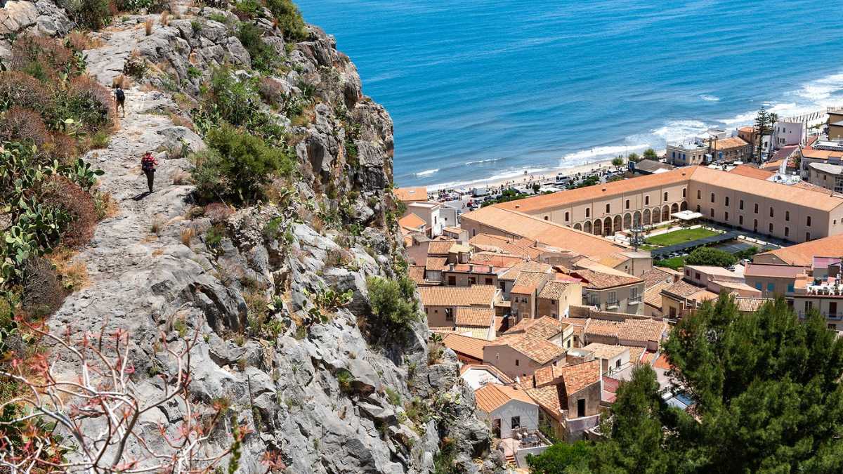 Cefalù attiva: giornata tra spiaggia e sentiero sulla Rocca